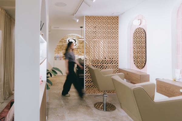 Séance de coiffure chez Giannetti Coiffure